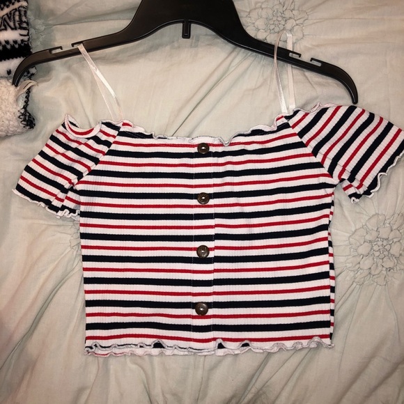 Lettuce Edge Buttoned off the shoulder CROP TOP - Picture 6 of 6